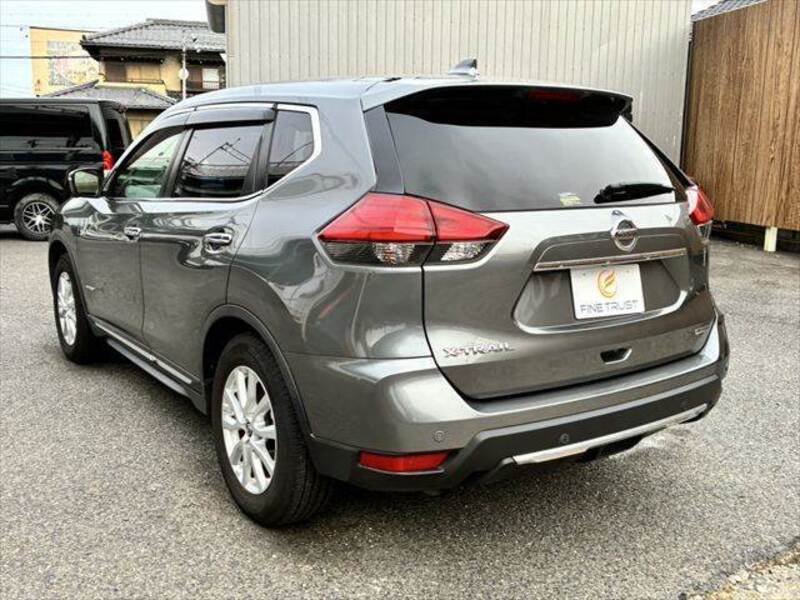 X-TRAIL