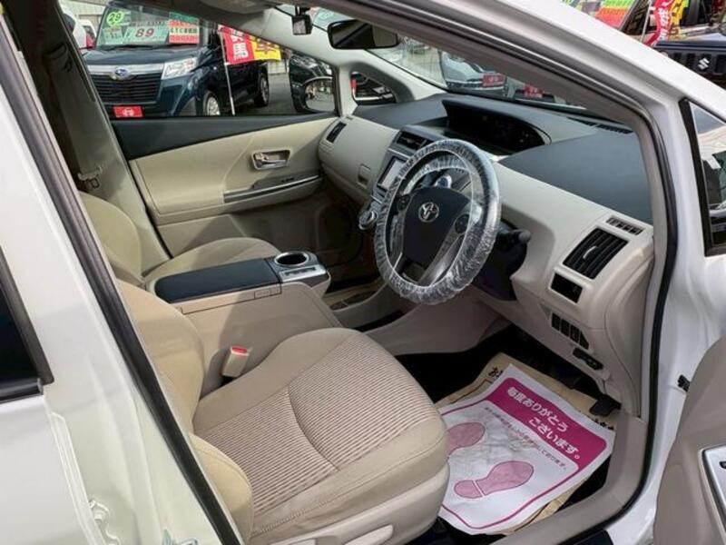 PRIUS ALPHA