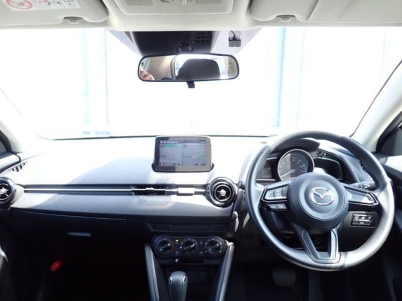 MAZDA2
