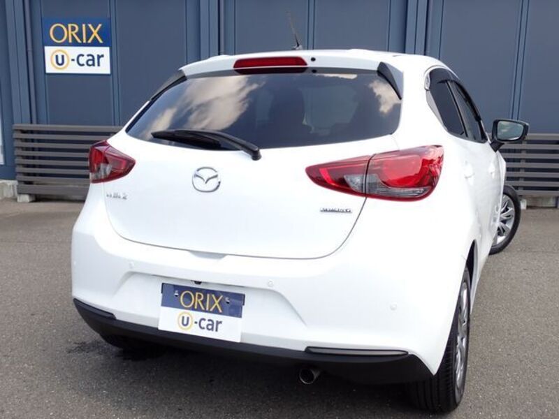 MAZDA2