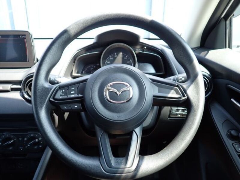 MAZDA2