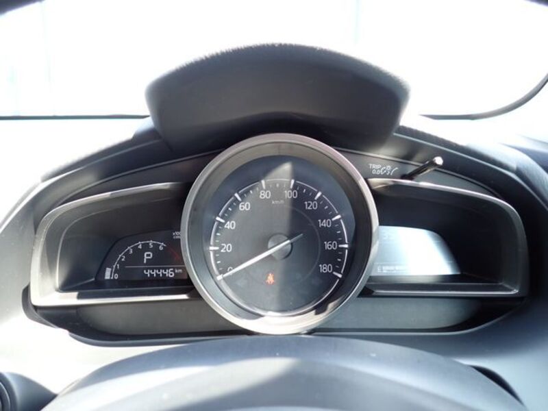 MAZDA2