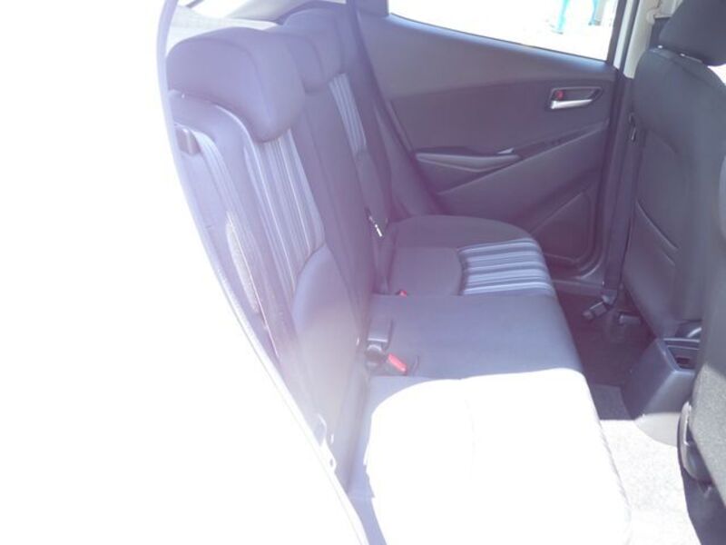 MAZDA2