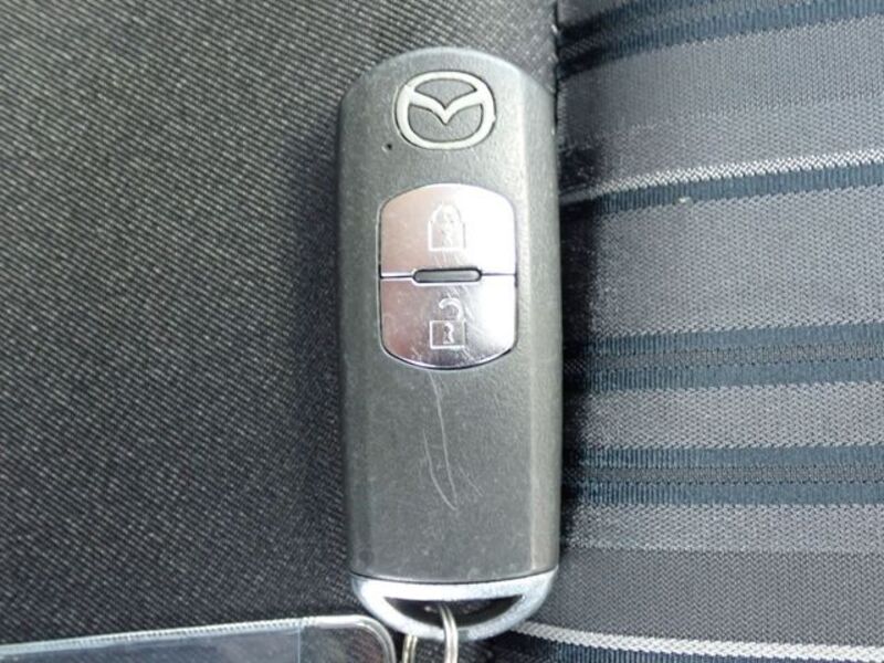 MAZDA2