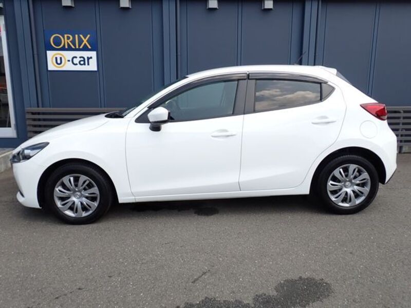 MAZDA2