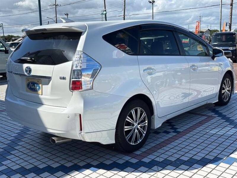 PRIUS ALPHA