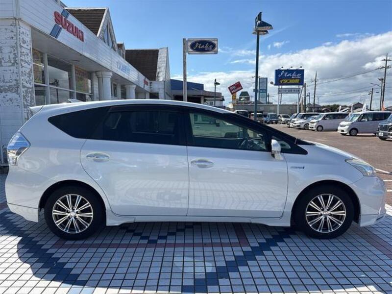 PRIUS ALPHA