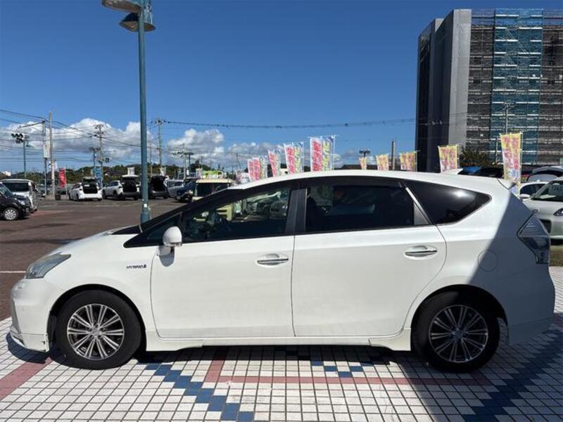 PRIUS ALPHA