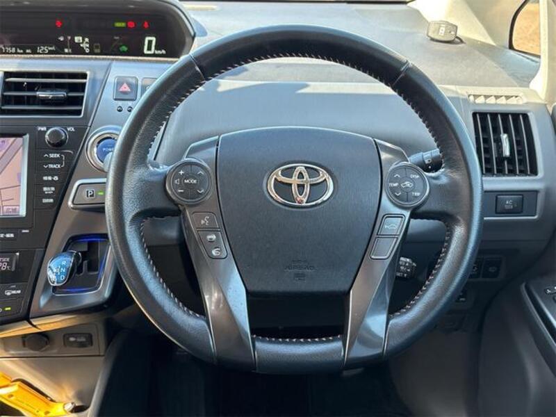PRIUS ALPHA