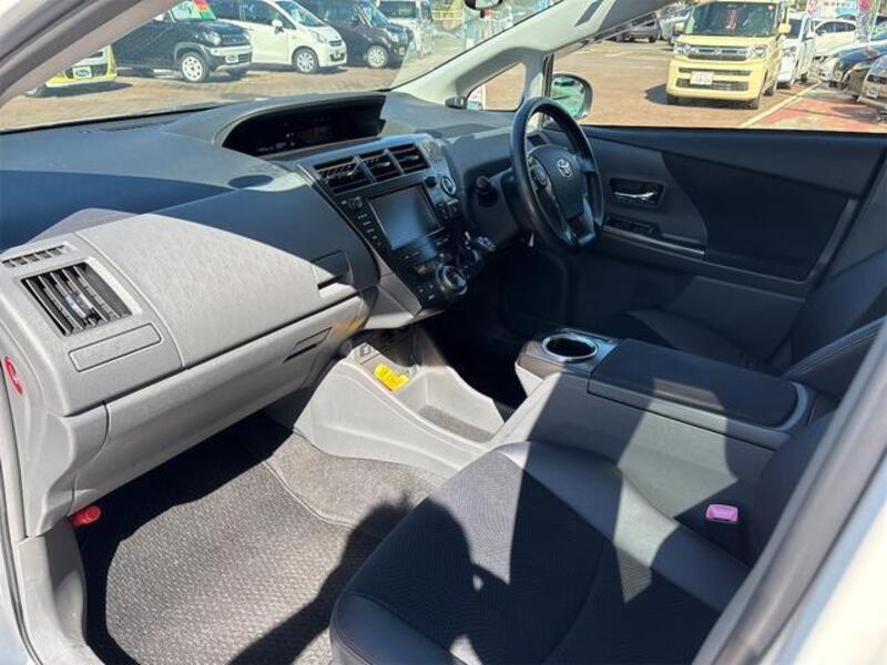 PRIUS ALPHA