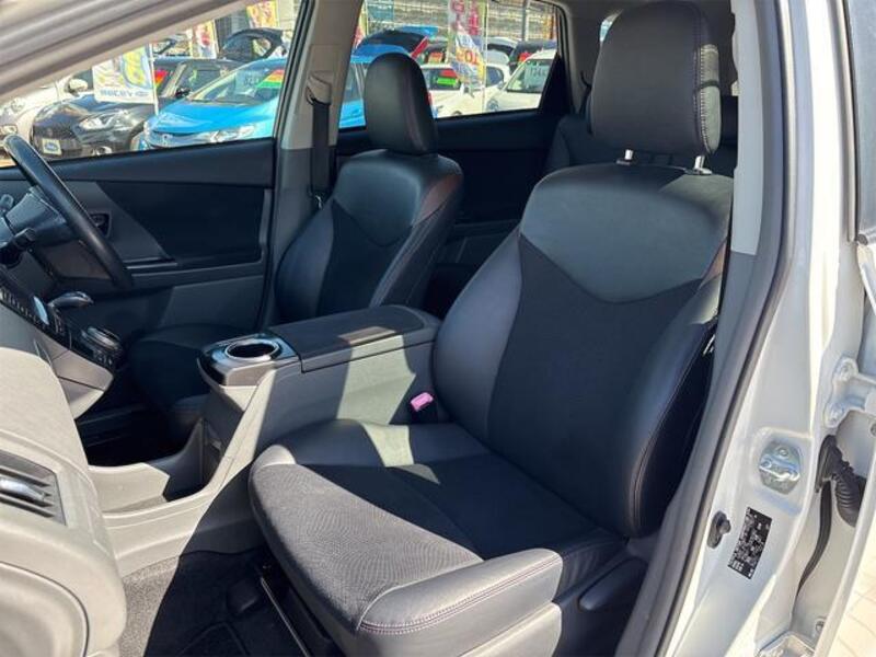 PRIUS ALPHA