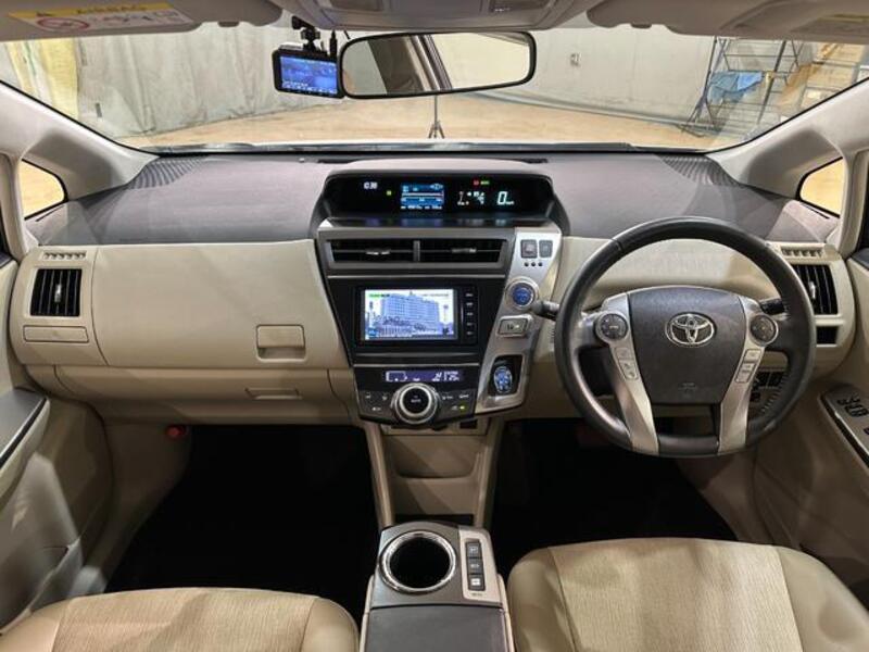 PRIUS ALPHA