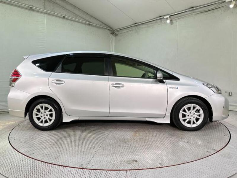 PRIUS ALPHA