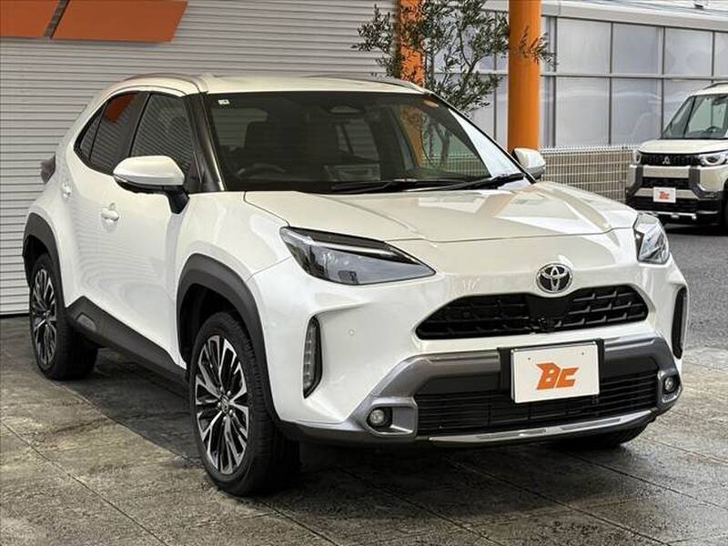 YARIS CROSS