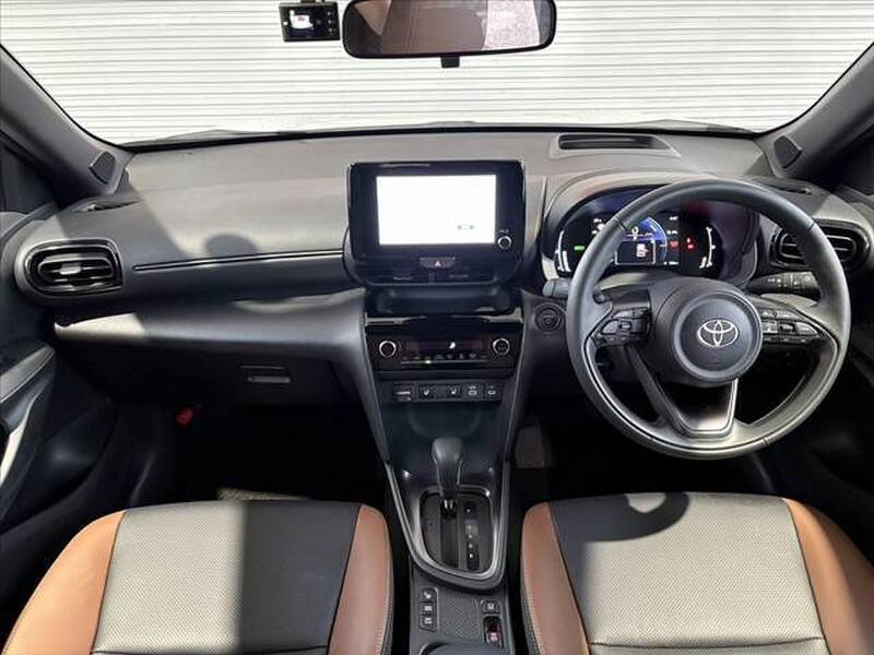 YARIS CROSS