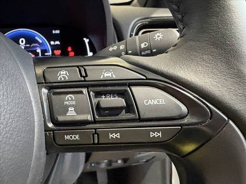YARIS CROSS