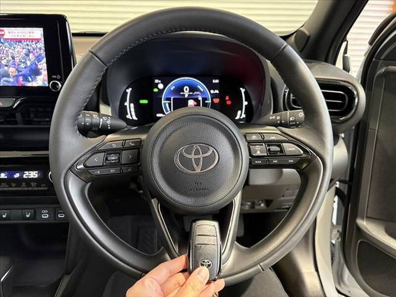 YARIS CROSS