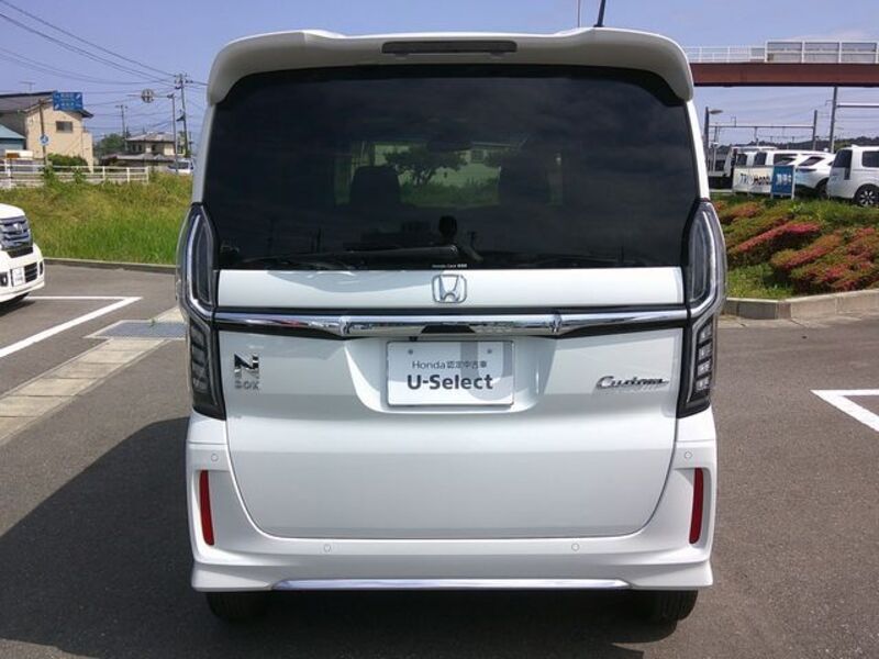N BOX CUSTOM