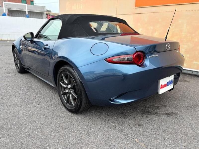 ROADSTER
