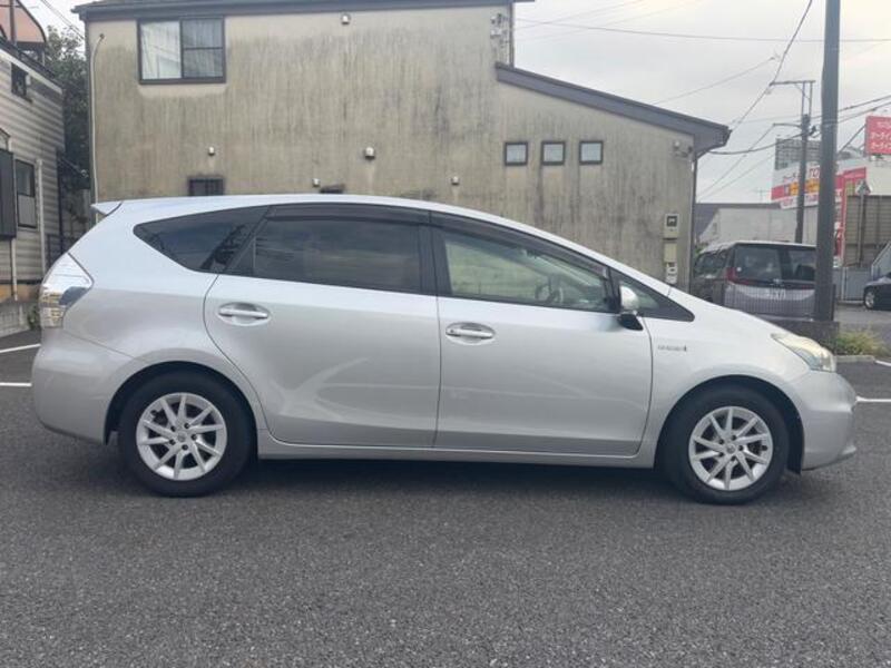 PRIUS ALPHA