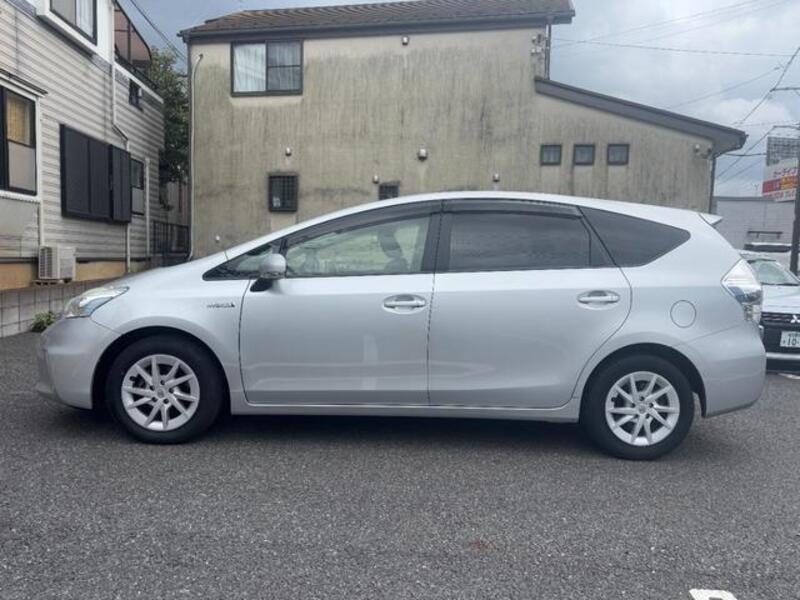 PRIUS ALPHA