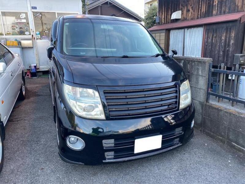 NISSAN ELGRAND