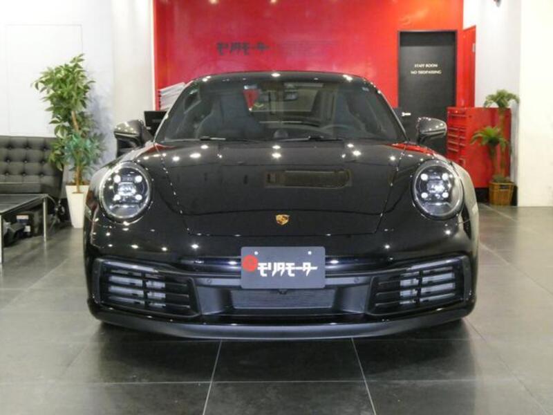 911