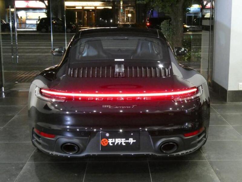 911