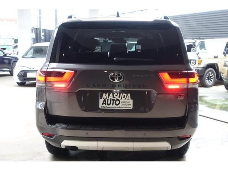 LAND CRUISER