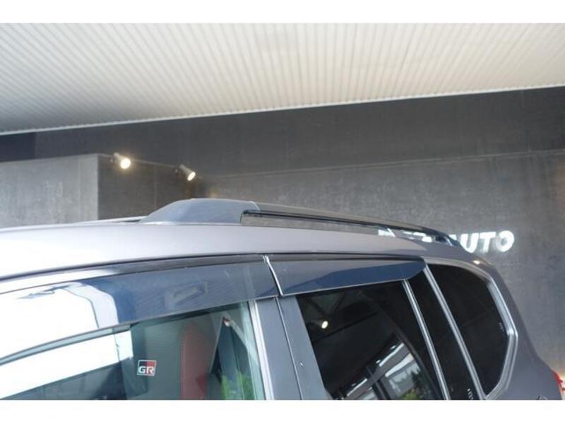 LAND CRUISER
