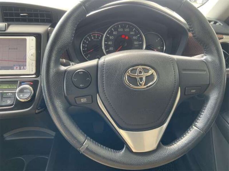 COROLLA AXIO