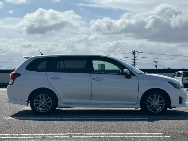 COROLLA FIELDER