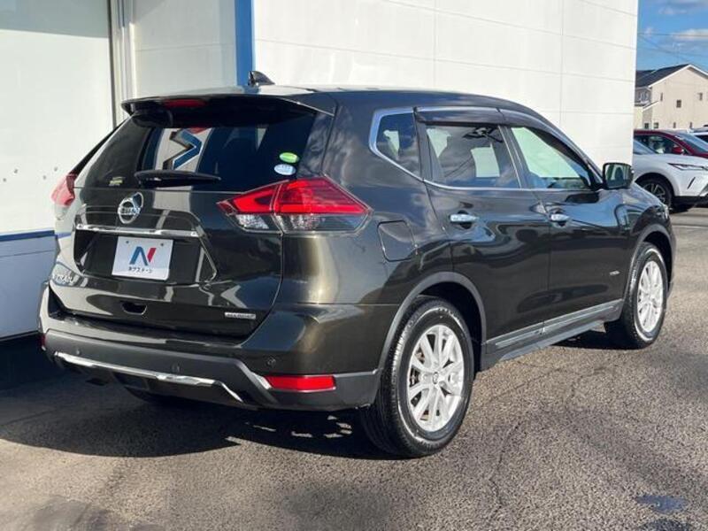 X-TRAIL