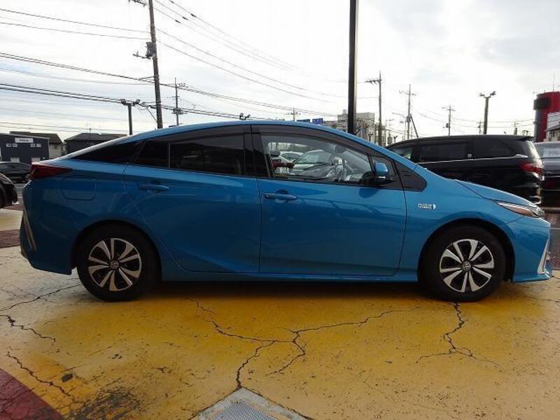 PRIUS PHV