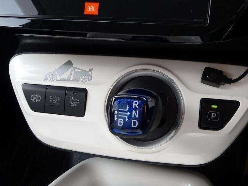 PRIUS PHV