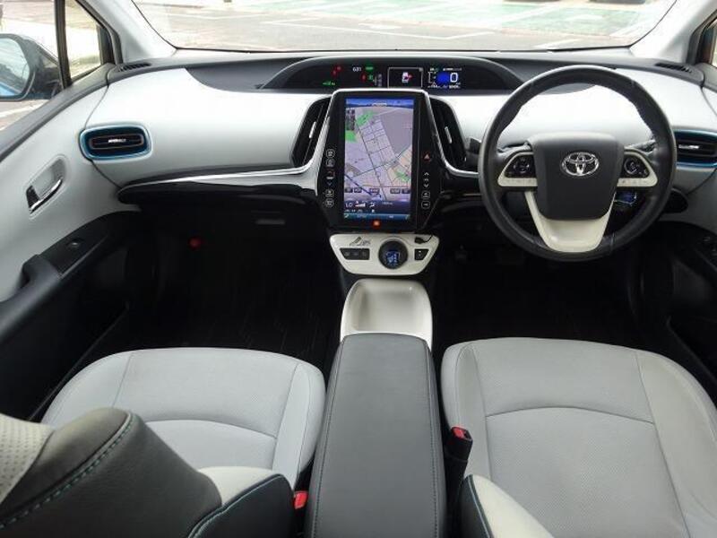PRIUS PHV