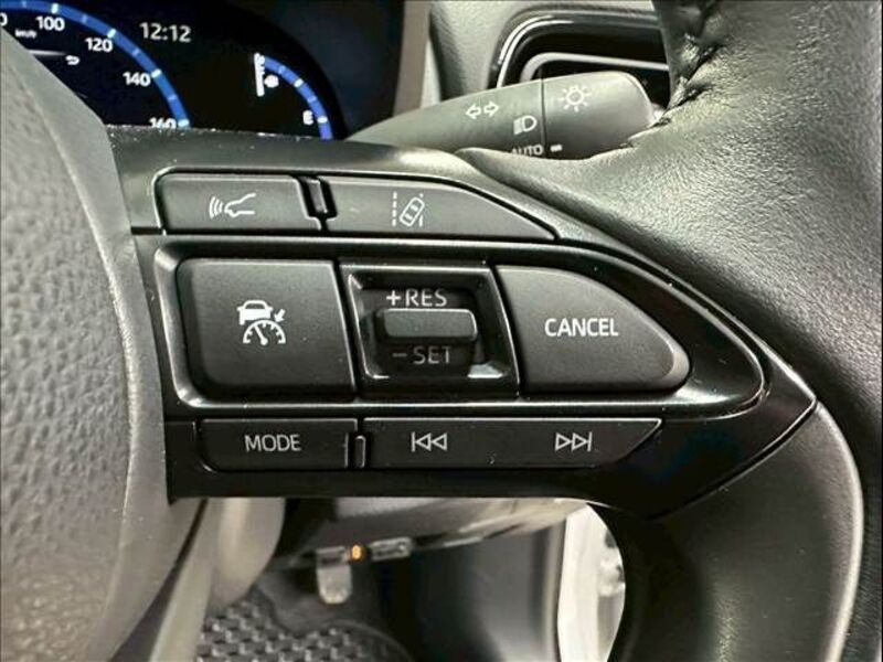 YARIS CROSS