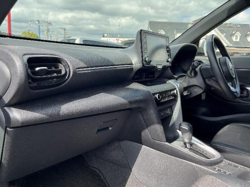 YARIS CROSS