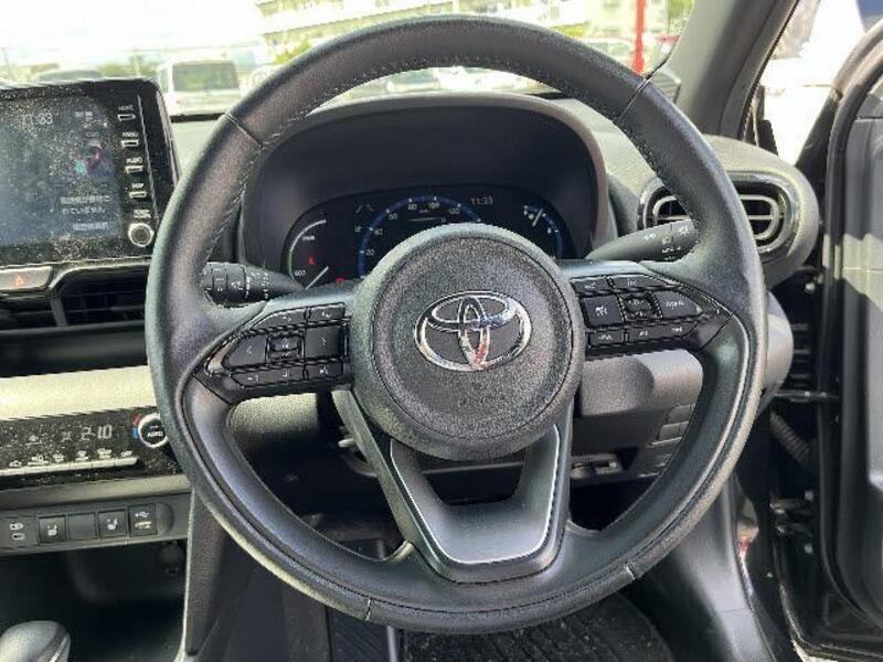 YARIS CROSS