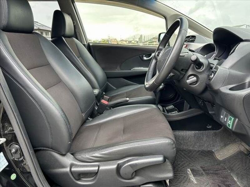 FIT HYBRID