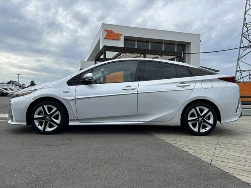 PRIUS PHV