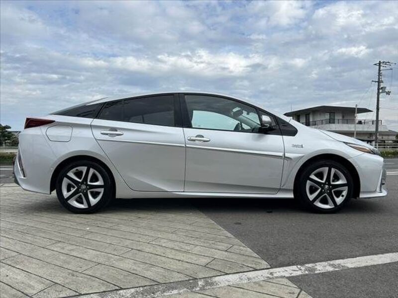 PRIUS PHV