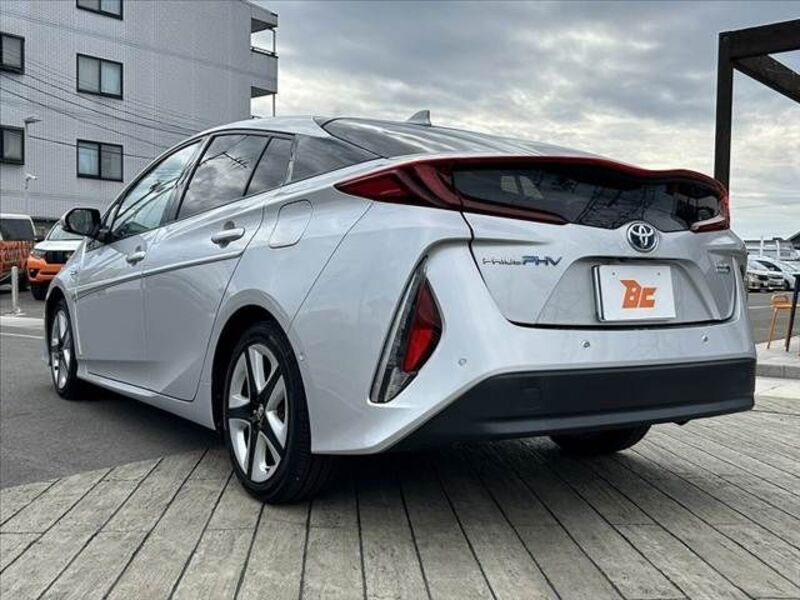 PRIUS PHV