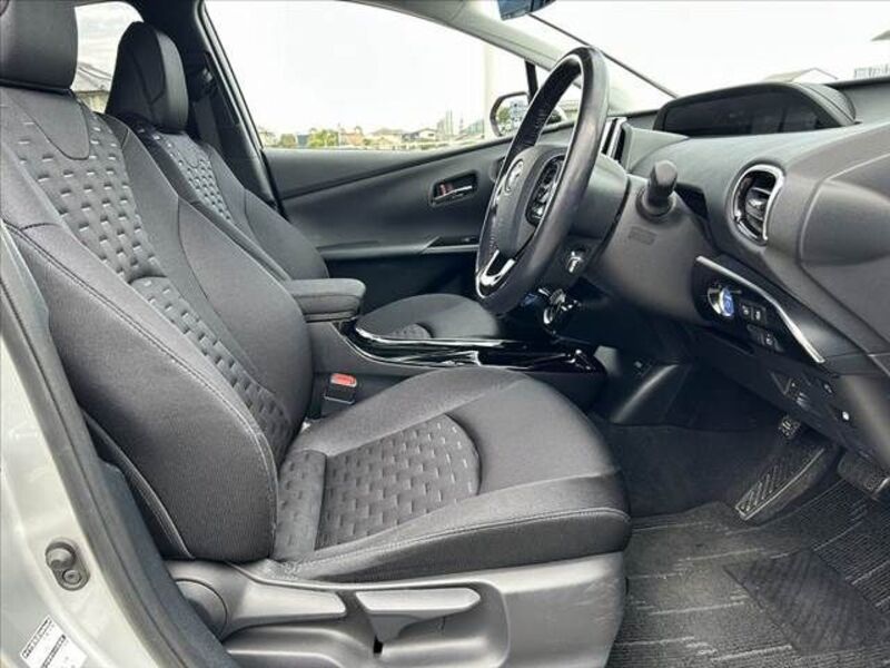 PRIUS PHV