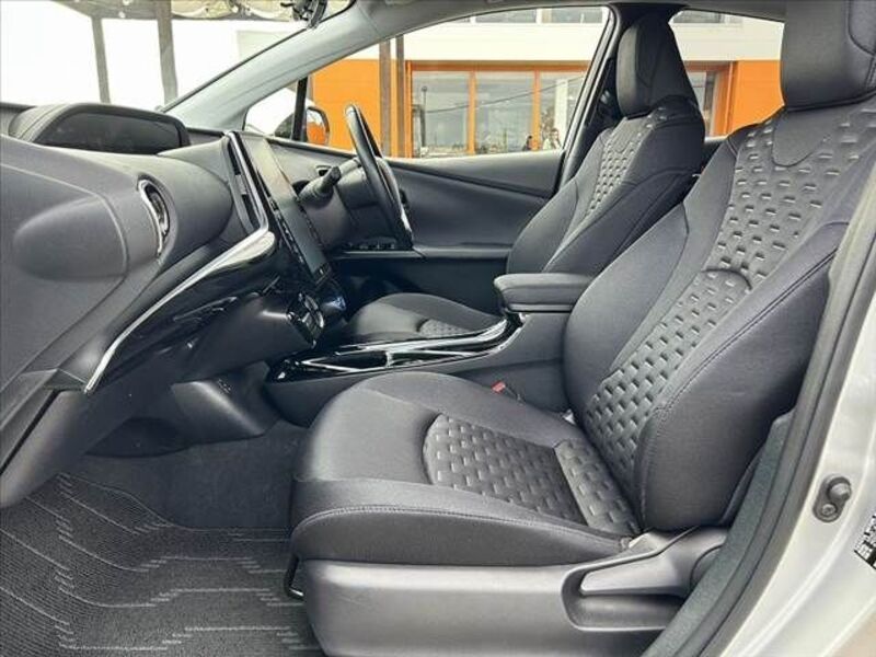 PRIUS PHV