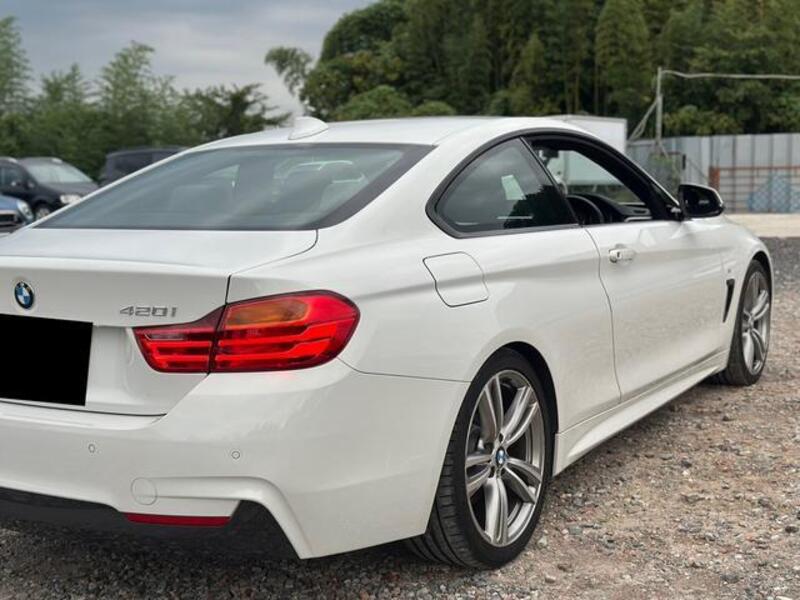 4 SERIES