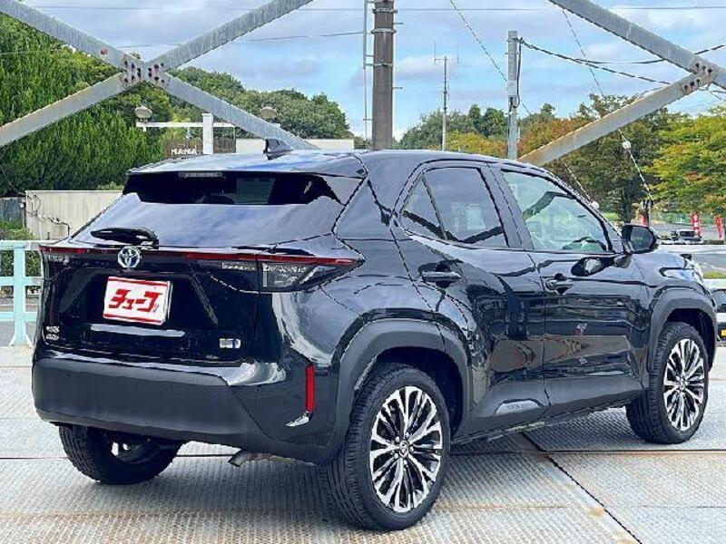 YARIS CROSS
