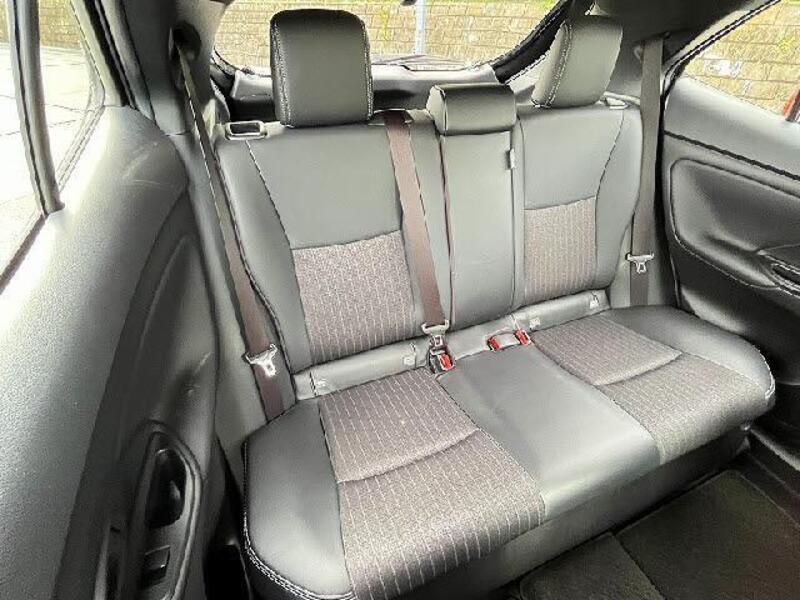 YARIS CROSS