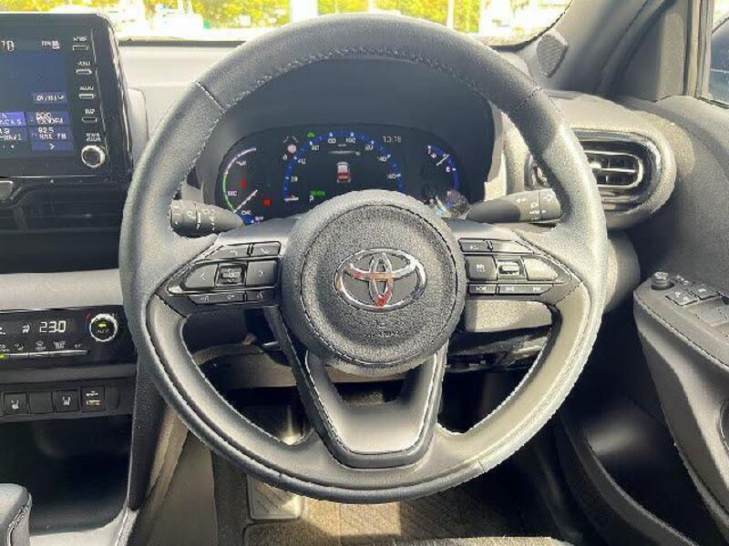YARIS CROSS