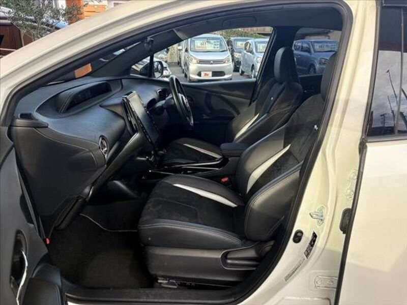 PRIUS PHV